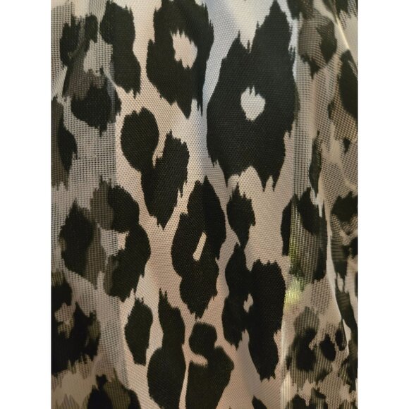 Elegant black and white sheer scarf - Picture 2 of 2